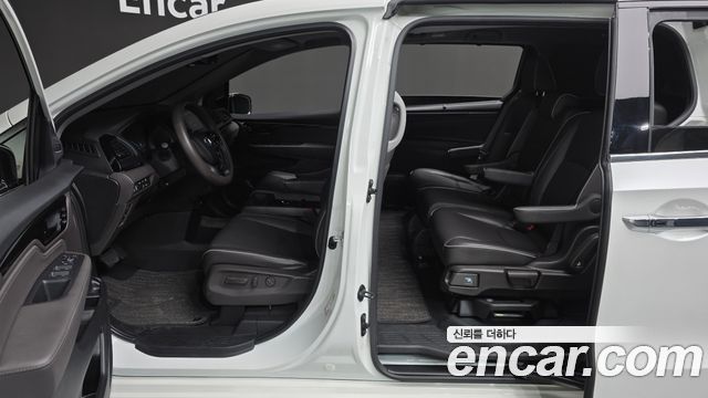 Honda Odyssey 2023 — photo 16