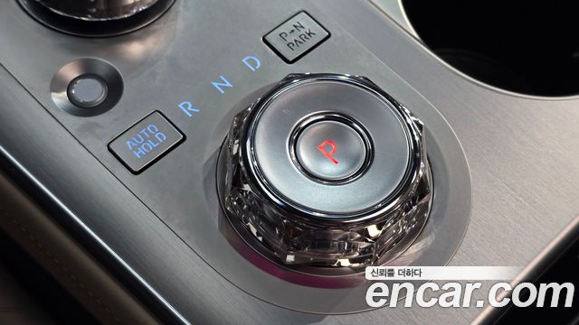 Genesis GV70 2025 — photo 12