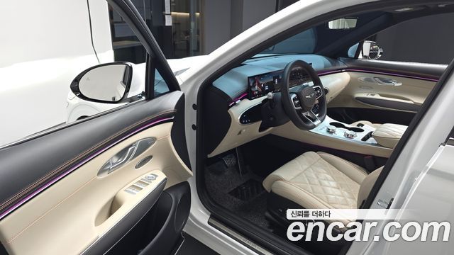 Genesis GV70 2025 — photo 13