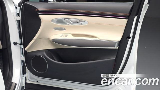 Genesis GV70 2025 — photo 15