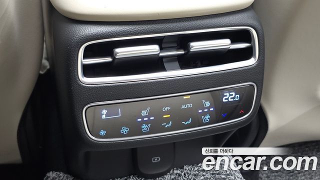 Genesis GV70 2025 — photo 30