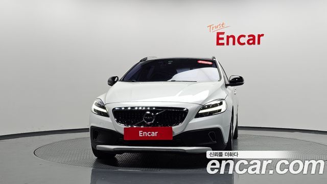 Volvo V40 2018 — photo 3