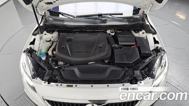 Volvo V40 2018 — photo 6