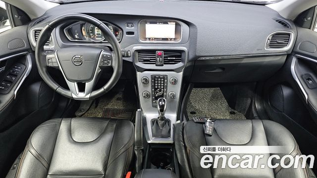Volvo V40 2018 — photo 10