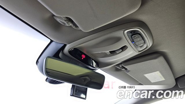 Volvo V40 2018 — photo 29