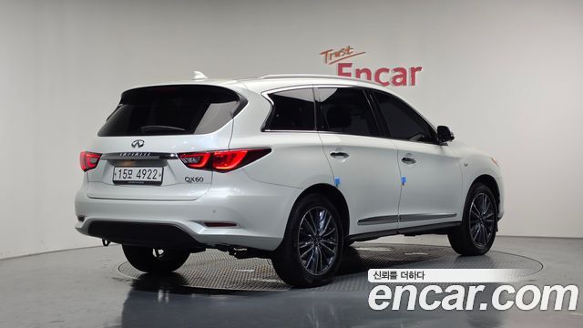 Infiniti QX60 2018 — photo 2
