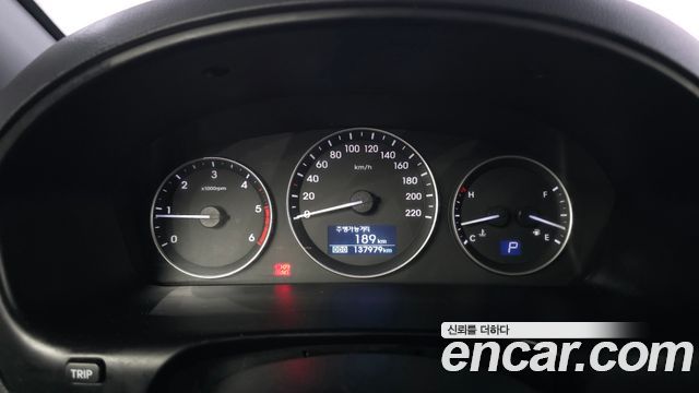 Hyundai Starex 2018 — photo 11