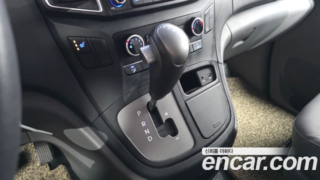 Hyundai Starex 2018 — photo 12