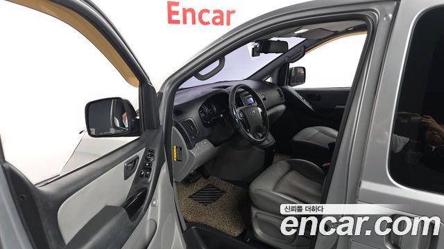 Hyundai Starex 2018 — photo 13