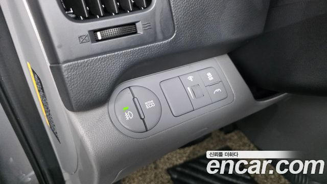 Hyundai Starex 2018 — photo 24
