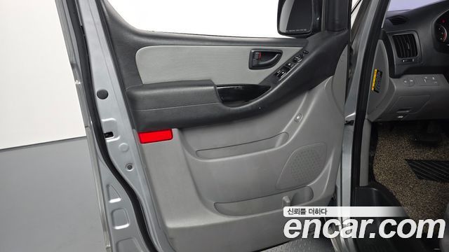 Hyundai Starex 2018 — photo 15