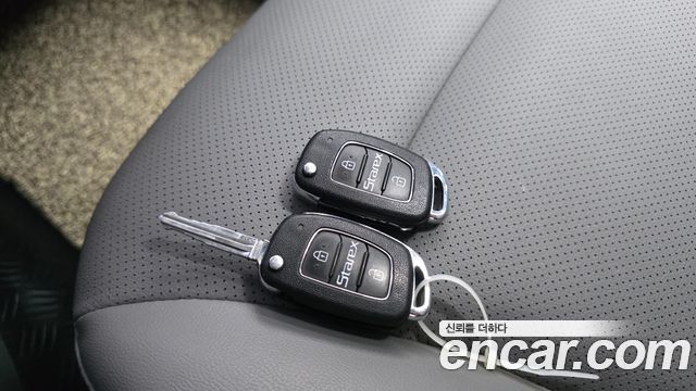 Hyundai Starex 2018 — photo 30