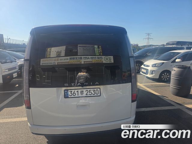 Hyundai Staria 2025 — photo 2