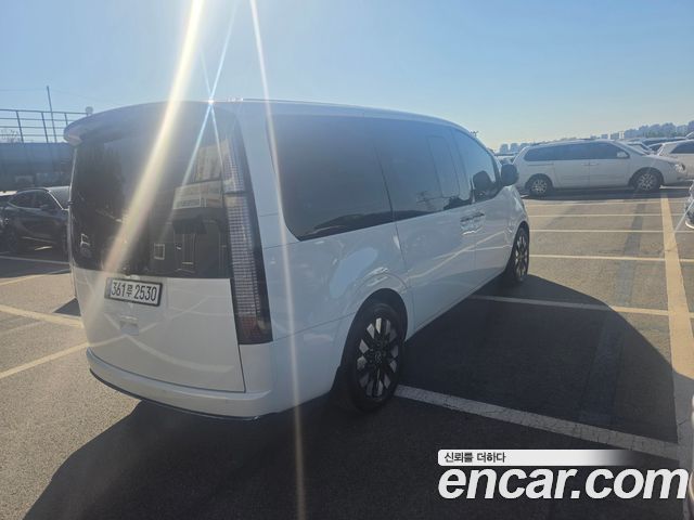Hyundai Staria 2025 — photo 4