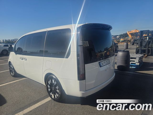 Hyundai Staria 2025 — photo 6