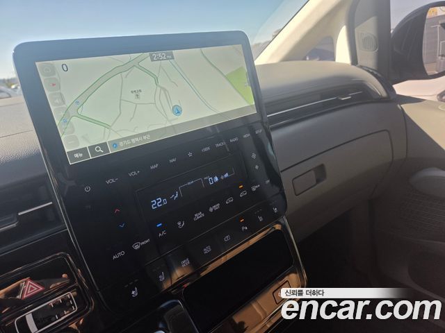 Hyundai Staria 2025 — photo 9