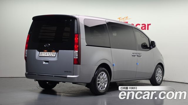 Hyundai Staria 2022 — photo 2