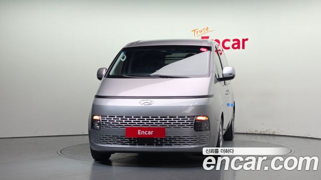 Hyundai Staria 2022 — photo 3