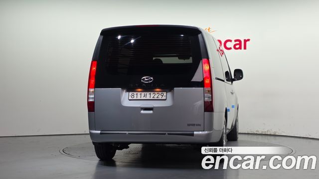 Hyundai Staria 2022 — photo 4