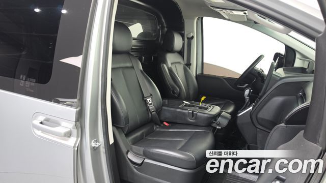 Hyundai Staria 2022 — photo 12