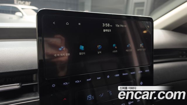 Hyundai Staria 2022 — photo 18
