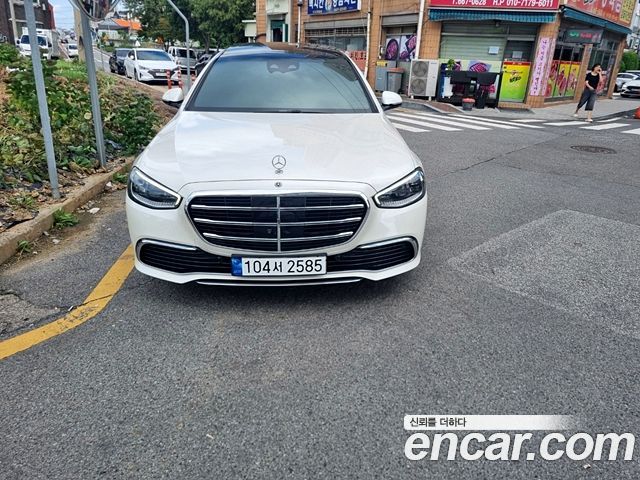 Mercedes-Benz S-Class 2023 — photo 1