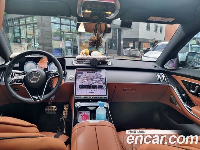 Mercedes-Benz S-Class 2023 — photo 12