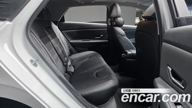 Hyundai AVANTE 2021 — photo 11