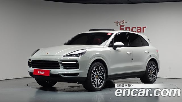 Porsche Cayenne 2021 — photo 1
