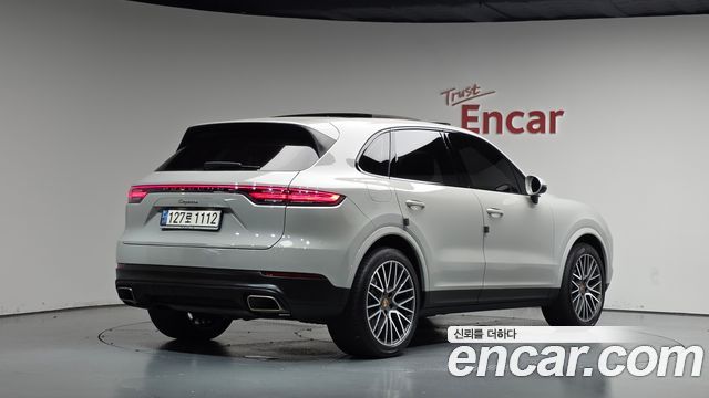 Porsche Cayenne 2021 — photo 2