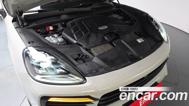 Porsche Cayenne 2021 — photo 6