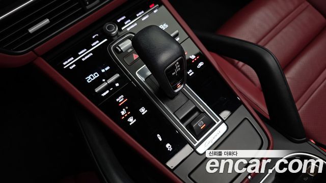 Porsche Cayenne 2021 — photo 12