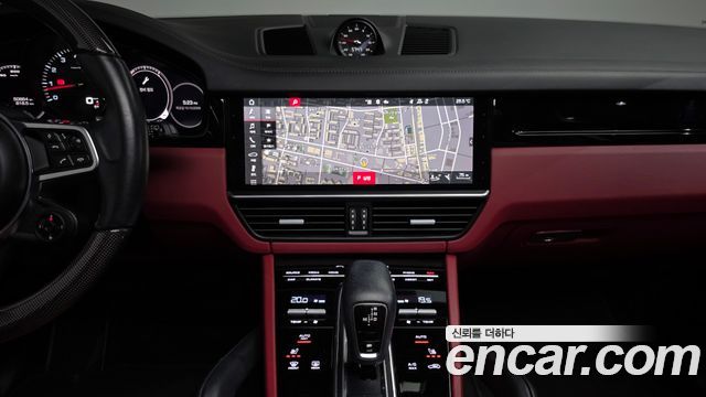Porsche Cayenne 2021 — photo 20
