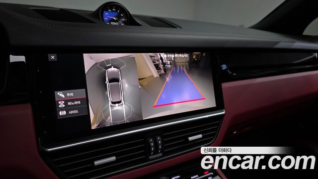 Porsche Cayenne 2021 — photo 21