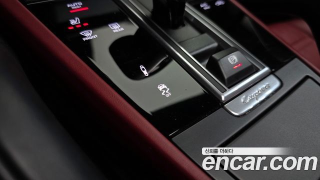 Porsche Cayenne 2021 — photo 23