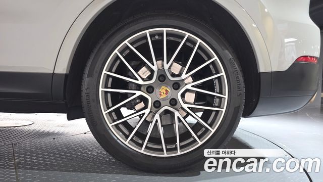 Porsche Cayenne 2021 — photo 7