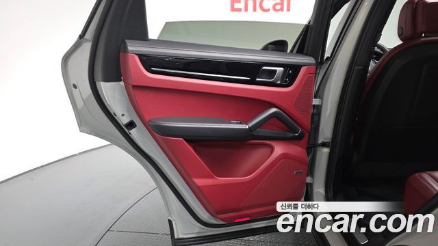 Porsche Cayenne 2021 — photo 15