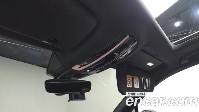 Porsche Cayenne 2021 — photo 28