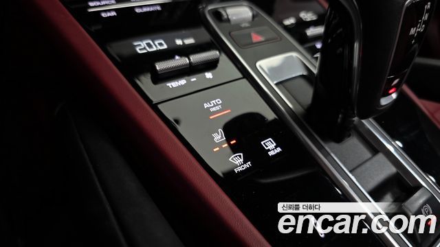 Porsche Cayenne 2021 — photo 35