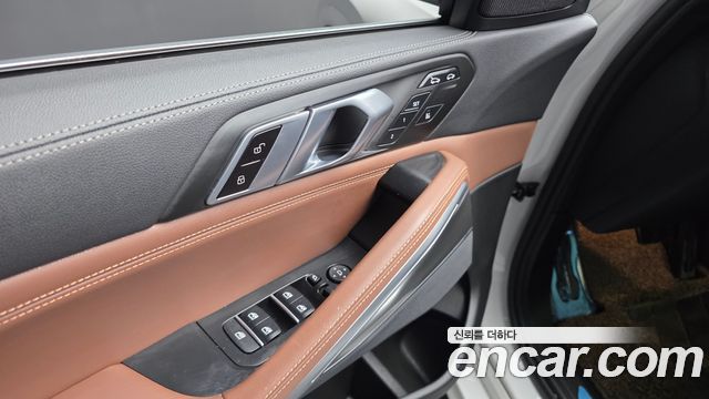 BMW X6 2022 — photo 24