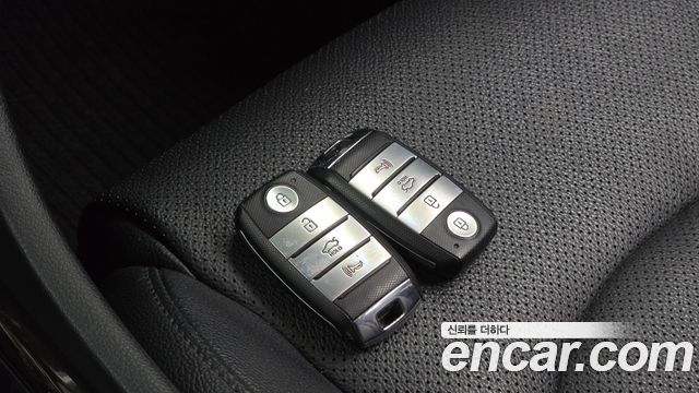 Kia K5 2016 — photo 22