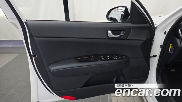 Kia K5 2016 — photo 14
