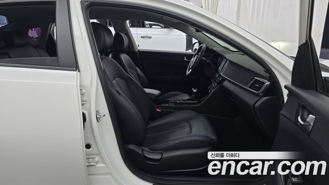 Kia K5 2016 — photo 16