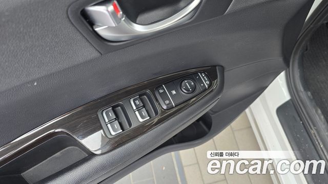 Kia K5 2016 — photo 30