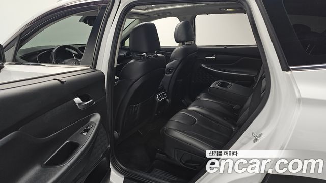 Hyundai Santafe 2022 — photo 18