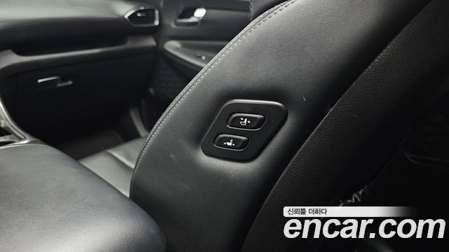 Hyundai Santafe 2022 — photo 32