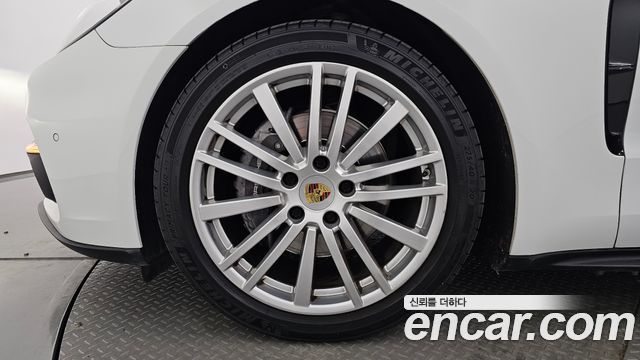 Porsche Panamera 2018 — photo 5