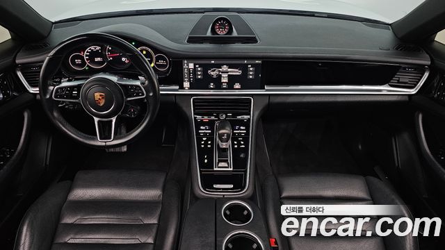 Porsche Panamera 2018 — photo 10
