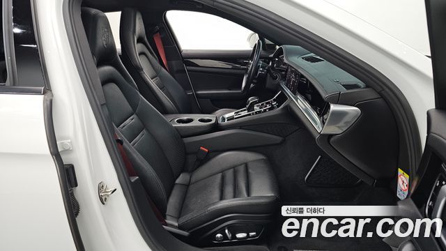 Porsche Panamera 2018 — photo 17