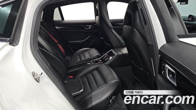 Porsche Panamera 2018 — photo 18